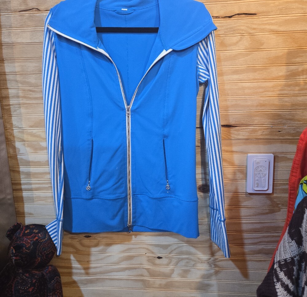 Lululemon Blue Women's Zip-Up Hooded Jacket - Picture 4 of 7